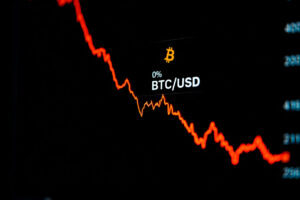 Какие факторы влияют на цену биткоина в долгосрочной перспективе?